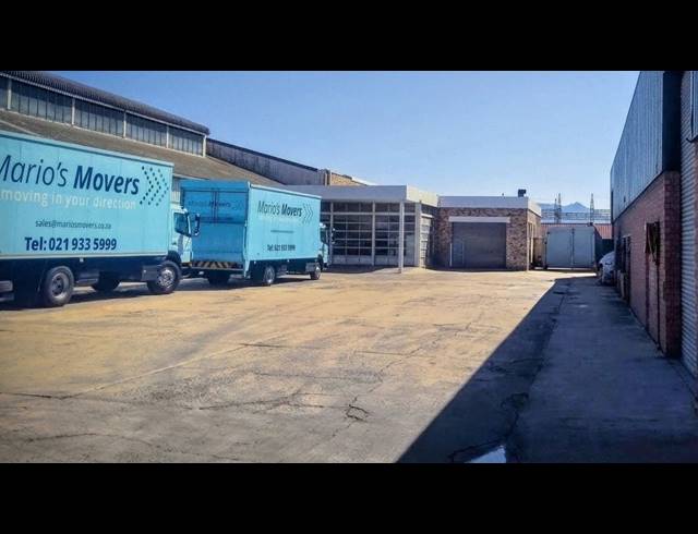 300M² WAREHOUSE TO LET IN PAROW INDUSTRIAL